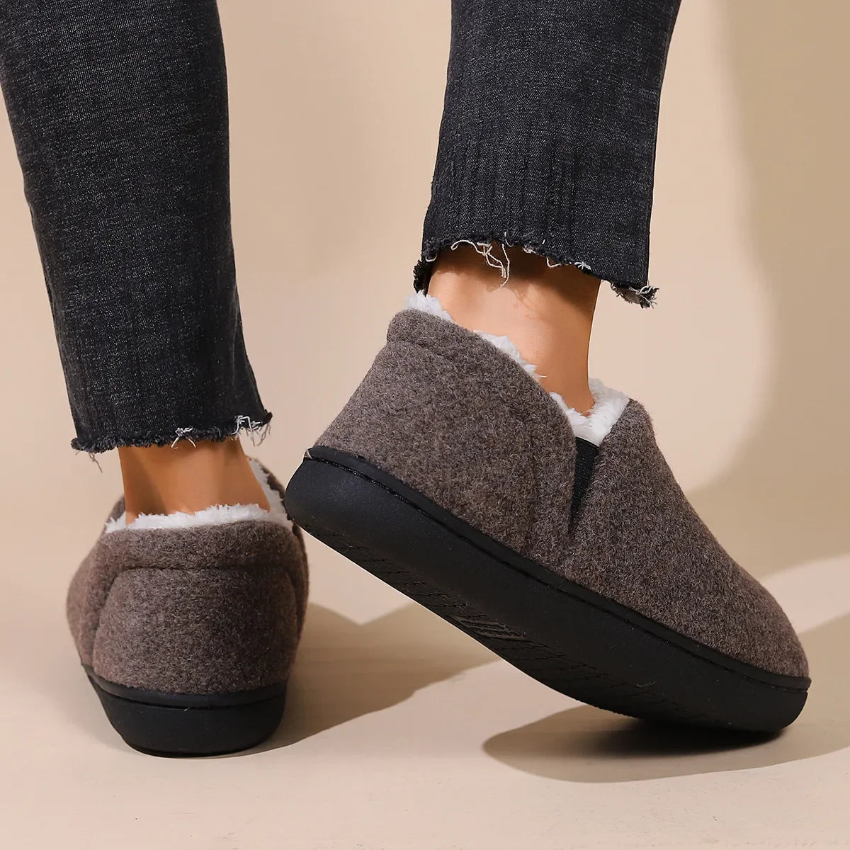Bebealy Winter Slippers For Men Outdoor Antiskid Men Slippers Fashion Casual Warm Fluffy Slippers Indoor Plush Flat Men Shoes