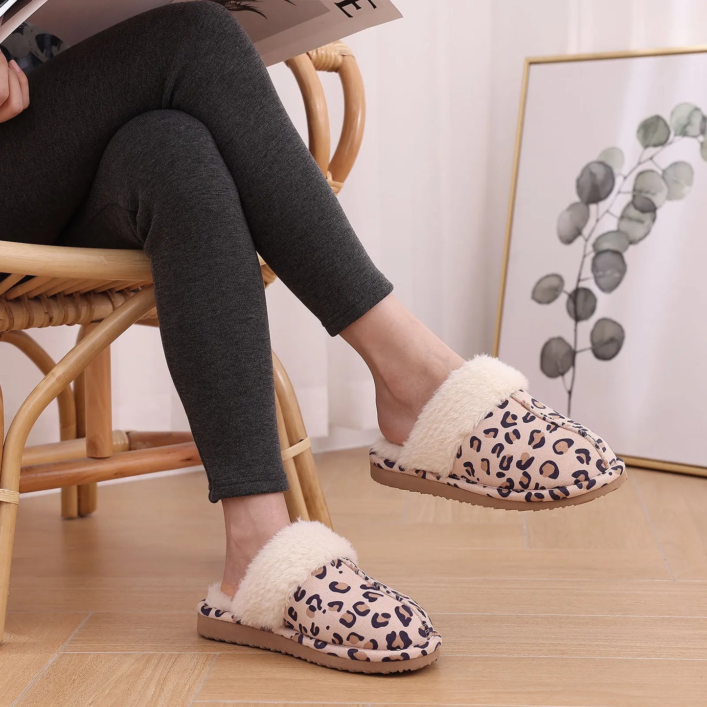 Comwarm Fluffy Winter Slippers For Women Furry Fuzzy Home Shoes Faux Fur House Plush Slippers Indoor Warm Comfy Mute Flats Slide