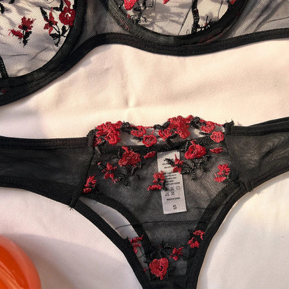 New Hot Erotic Lingerie Women Embroidery Bra Thongs Sets Women's Underwear Sex Sleepwear Pornographic Exotic Set Sexy Costumes