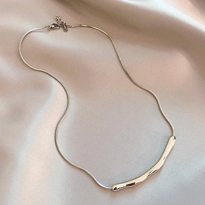 European and American Fashion Simple Stainless steel Gold Color Collarbone Chain For Women’s Fashion Short Necklaces Jewelry